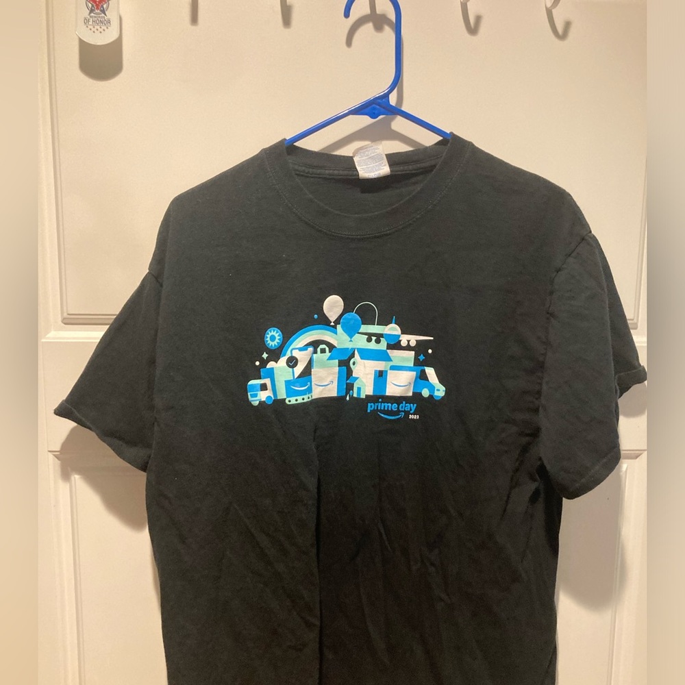 Men’s large amazon prime t shirt